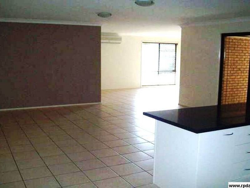 27 Roseapple Circuit, Oxenford QLD 4210