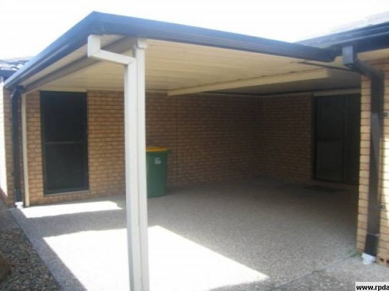 27 Roseapple Circuit, Oxenford QLD 4210