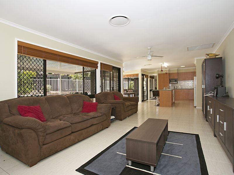 7 Lockhart Place, Helensvale QLD 4212