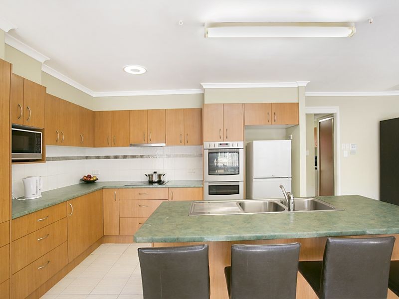 7 Lockhart Place, Helensvale QLD 4212