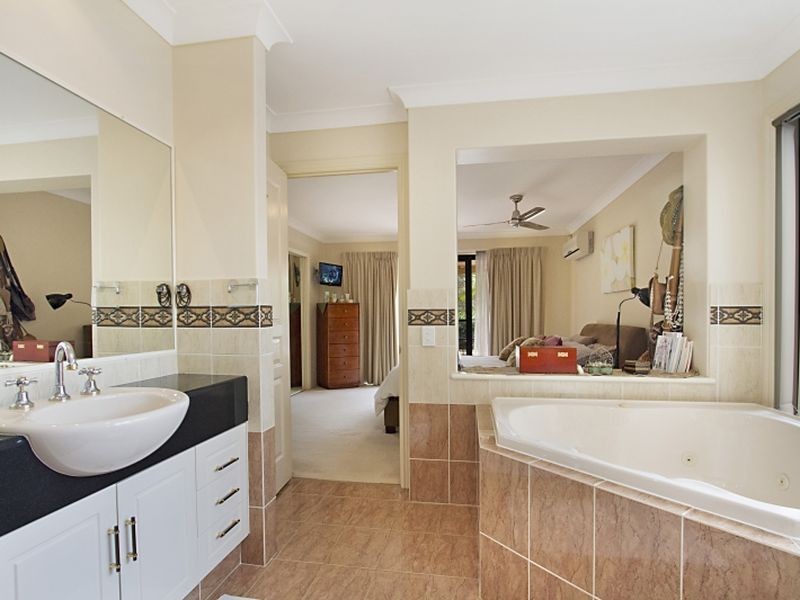 7 Catchlove Street, Maudsland QLD 4210