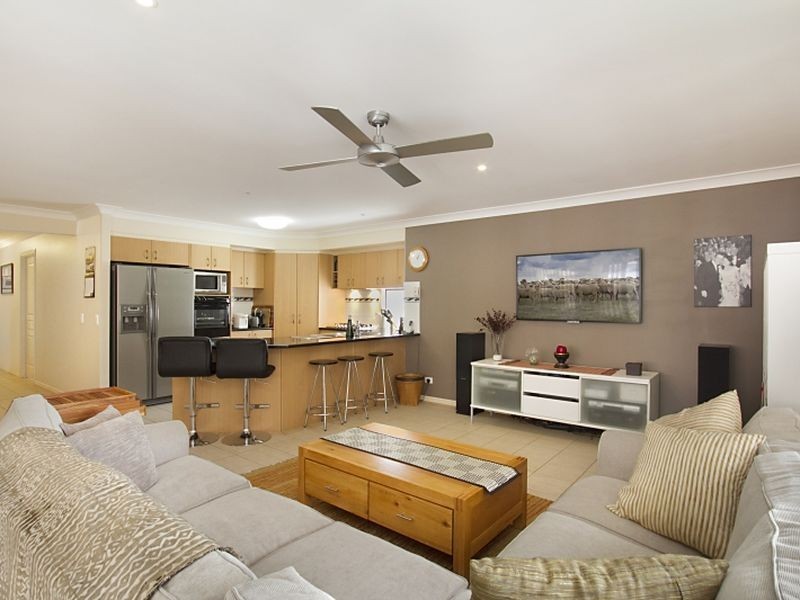 7 Catchlove Street, Maudsland QLD 4210