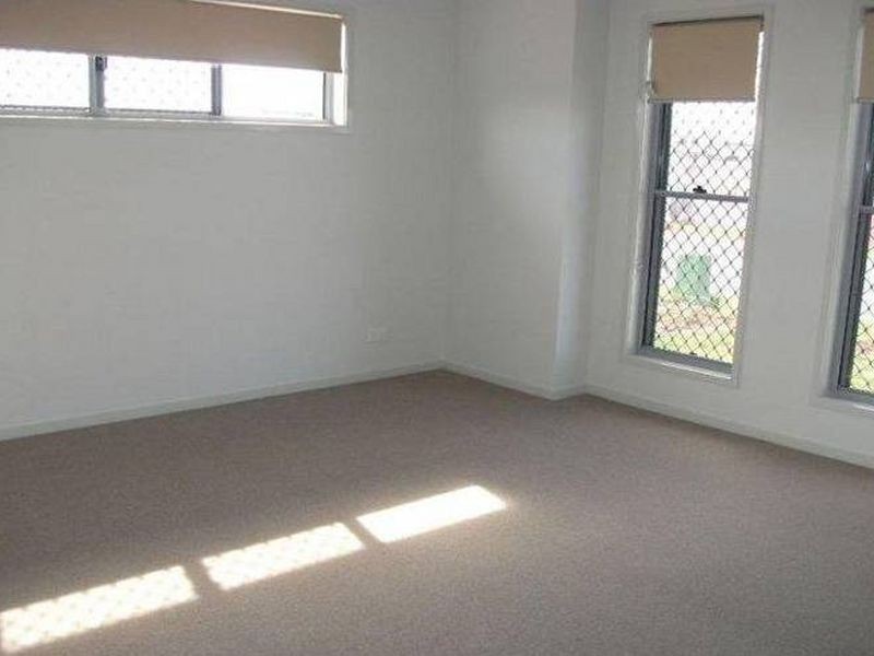 14 Azure Way, Hope Island QLD 4212