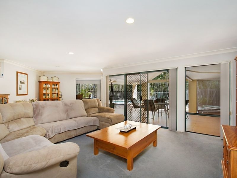 45 Lakeshore Drive, Helensvale QLD 4212