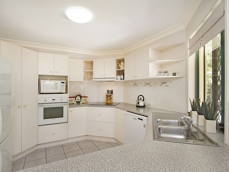 45 Lakeshore Drive, Helensvale QLD 4212