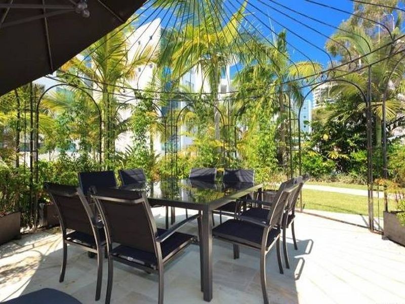 76/20 Bayview Street, Runaway Bay QLD 4216