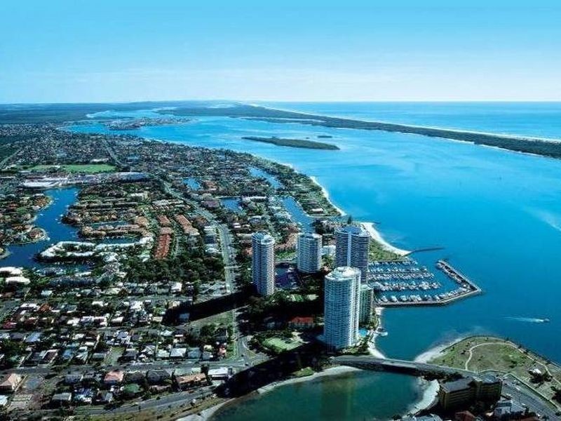 76/20 Bayview Street, Runaway Bay QLD 4216