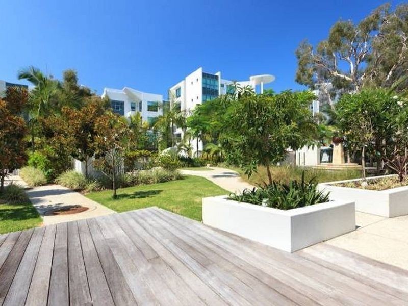 76/20 Bayview Street, Runaway Bay QLD 4216