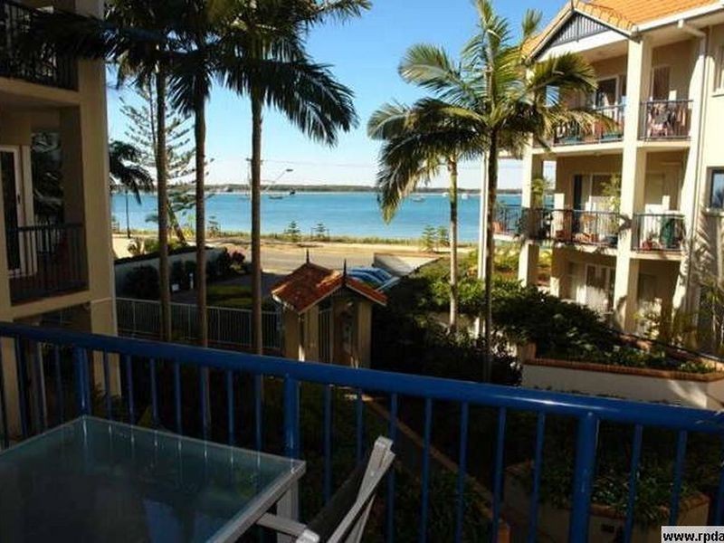 15B/522 Marine Parade, Biggera Waters QLD 4216
