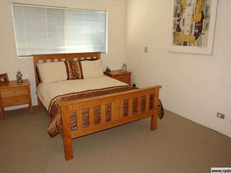 15B/522 Marine Parade, Biggera Waters QLD 4216