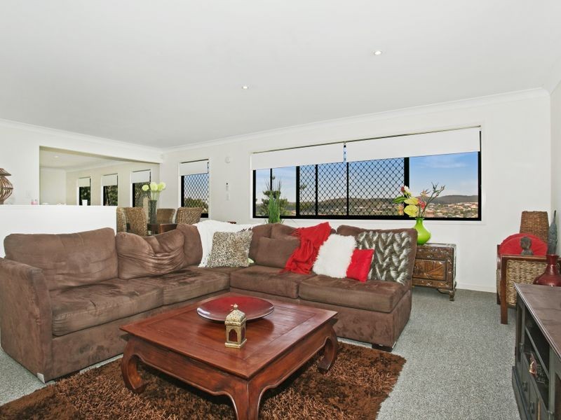 30 Angourie Crescent, Pacific Pines QLD 4211