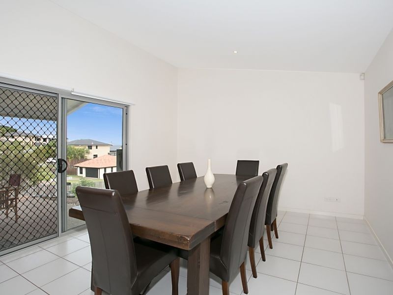 29 Angourie Crescent, Pacific Pines QLD 4211