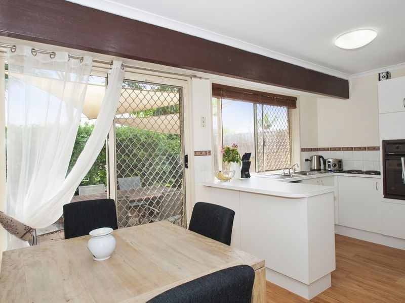 4/3 Fonda Place, Oxenford QLD 4210