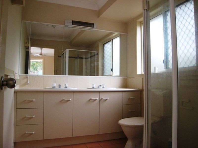 5 Gippsland Drive, Helensvale QLD 4212