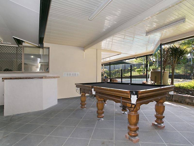 4 Entrance Rd, Gaven QLD 4211