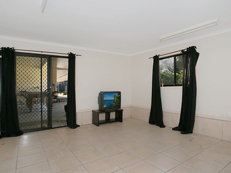 4 Entrance Rd, Gaven QLD 4211