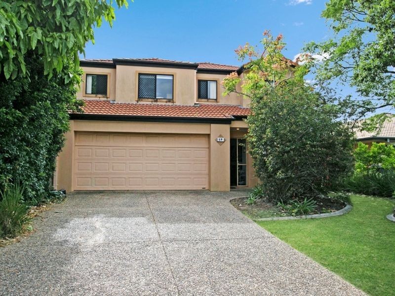 12 Hialeah Cres, Helensvale QLD 4212