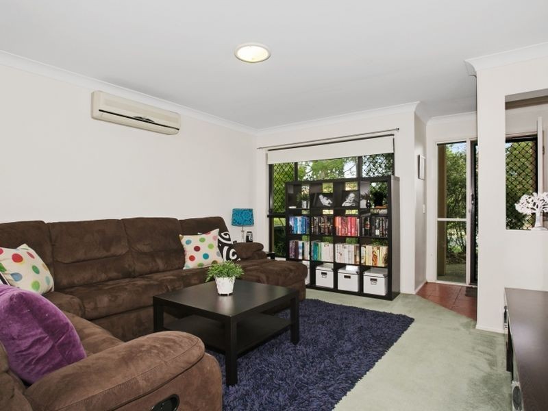 12 Hialeah Cres, Helensvale QLD 4212