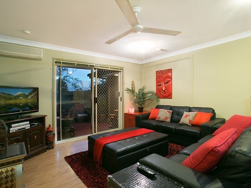 28 Edgeworth Dr, Helensvale QLD 4212