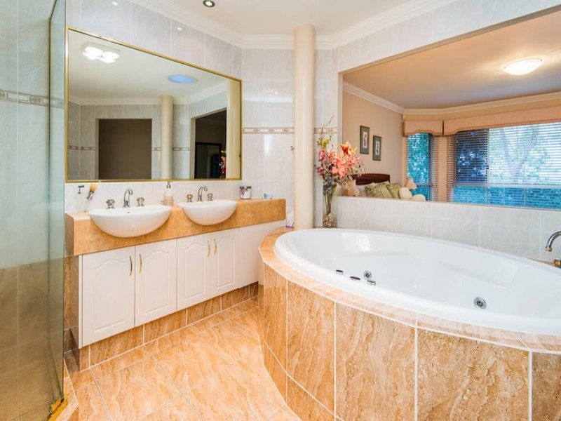 49 Highvale Drive, Helensvale QLD 4212