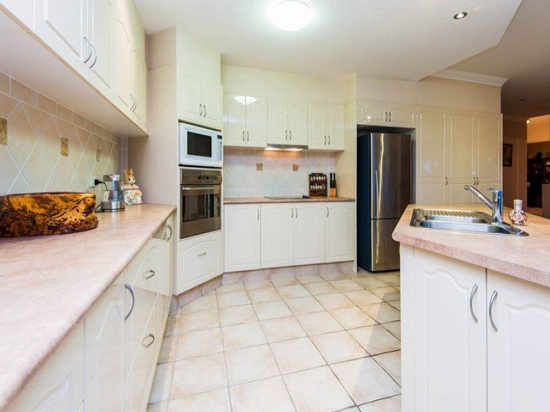 49 Highvale Drive, Helensvale QLD 4212