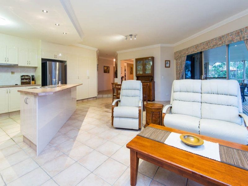 49 Highvale Drive, Helensvale QLD 4212