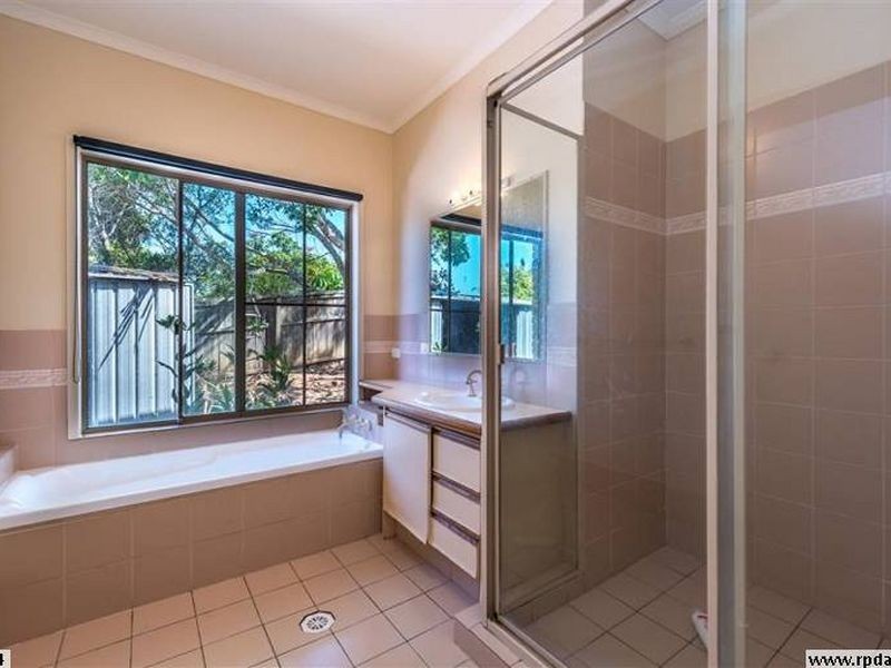 6 Stolle Court, Oxenford QLD 4210