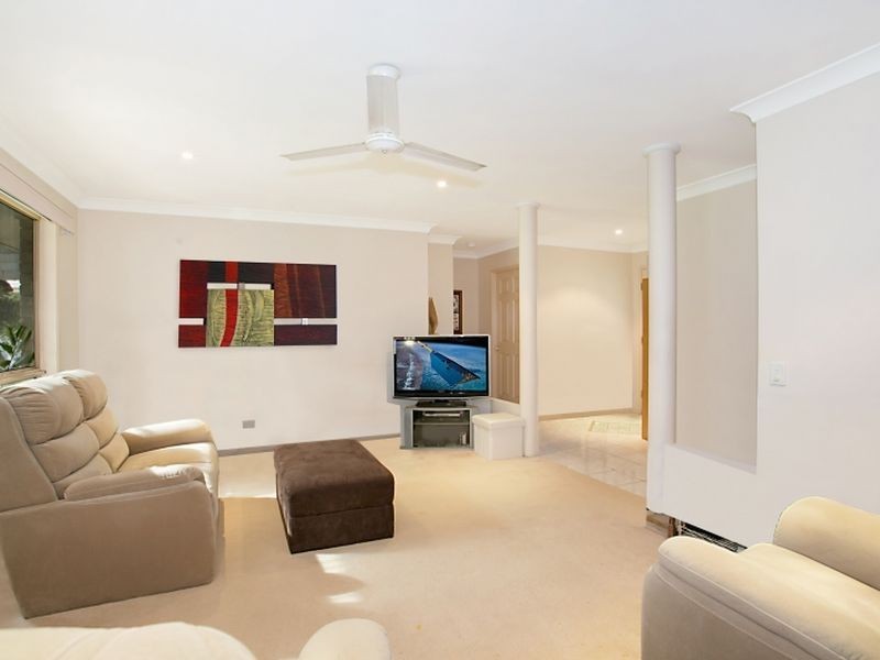 72 Cootharaba Drive, Helensvale QLD 4212