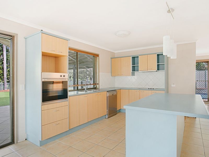 3 Wilmington Court, Helensvale QLD 4212