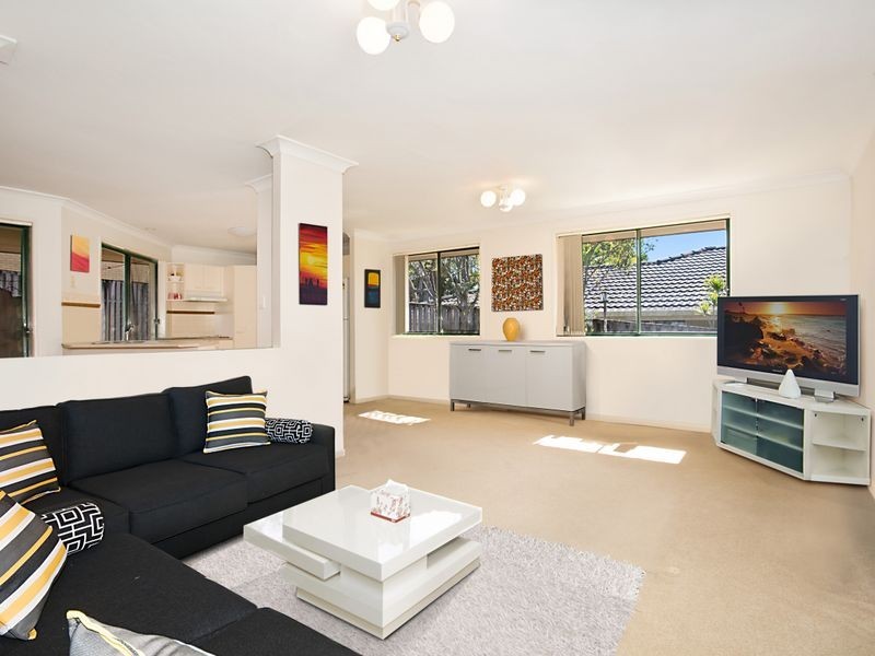 17 Pacific Pines Blvd, Pacific Pines QLD 4211