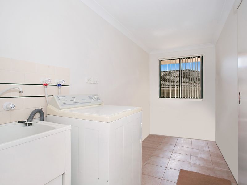 17 Pacific Pines Blvd, Pacific Pines QLD 4211