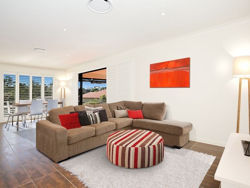 11 Haughton Street, Pacific Pines QLD 4211