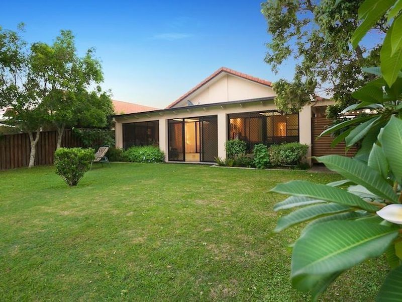 15 Wandilla Drive, Helensvale QLD 4212