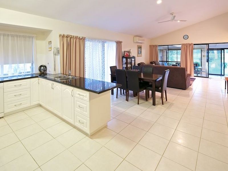 15 Wandilla Drive, Helensvale QLD 4212