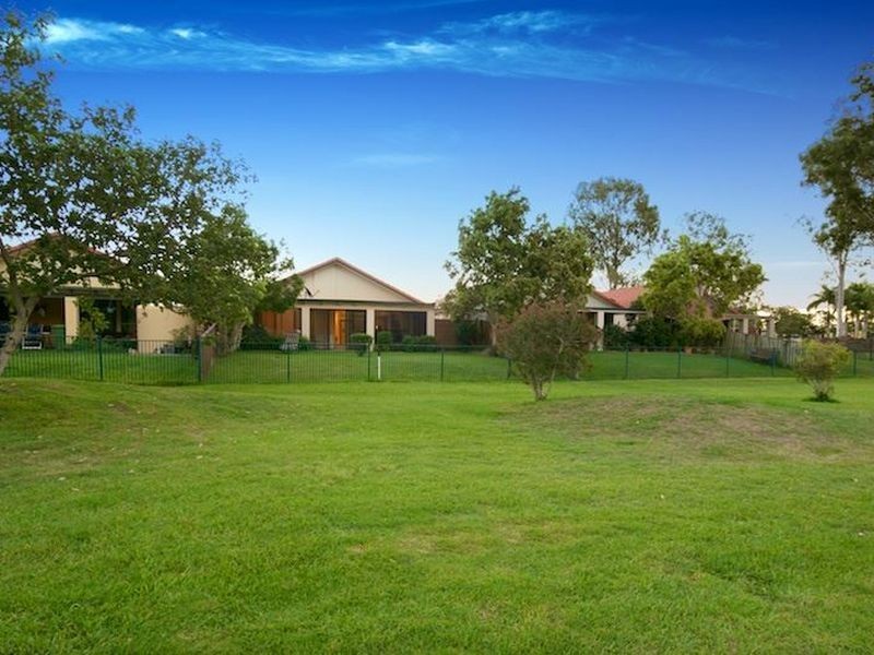 15 Wandilla Drive, Helensvale QLD 4212