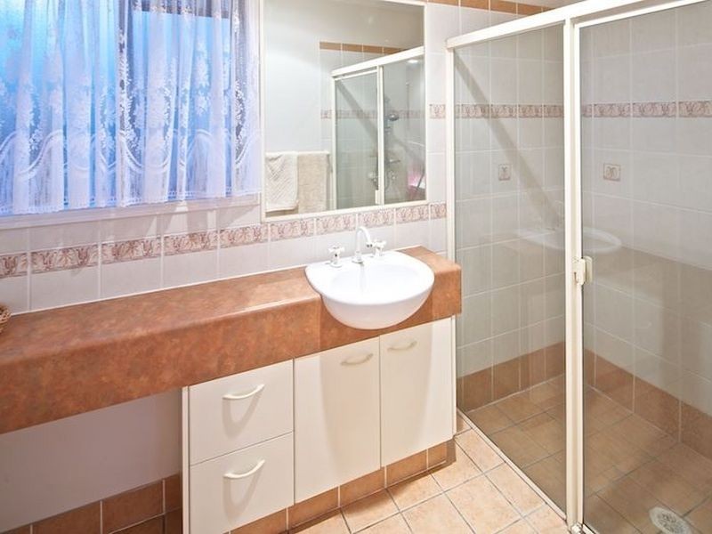 15 Wandilla Drive, Helensvale QLD 4212