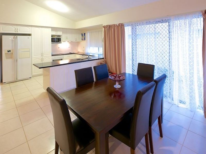 15 Wandilla Drive, Helensvale QLD 4212