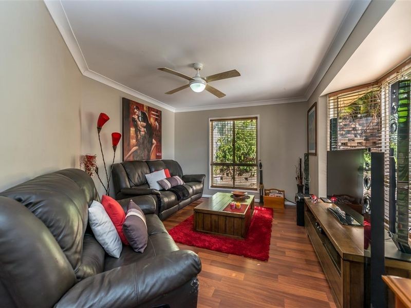 13 Pineneedle Court, Oxenford QLD 4210