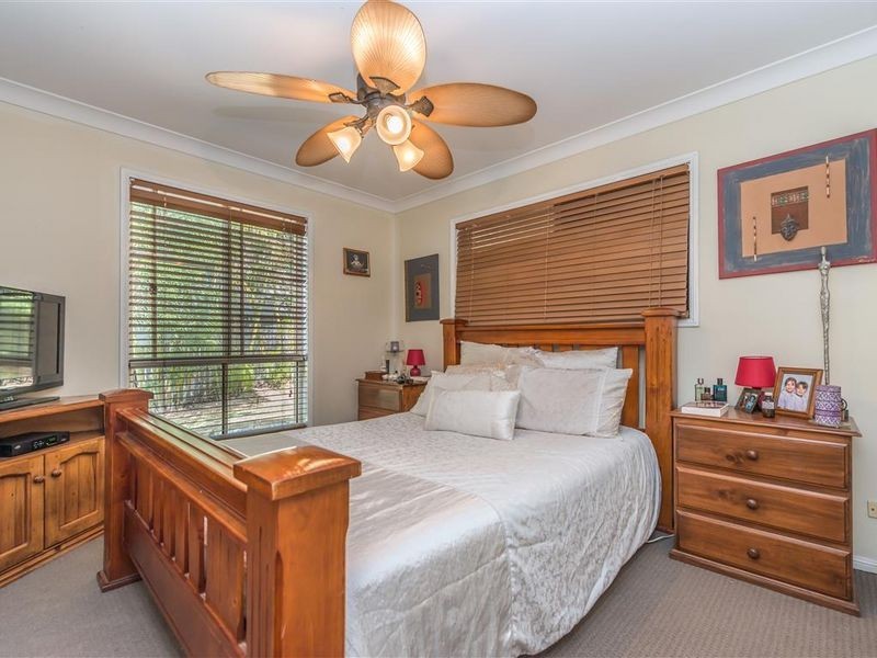 13 Pineneedle Court, Oxenford QLD 4210