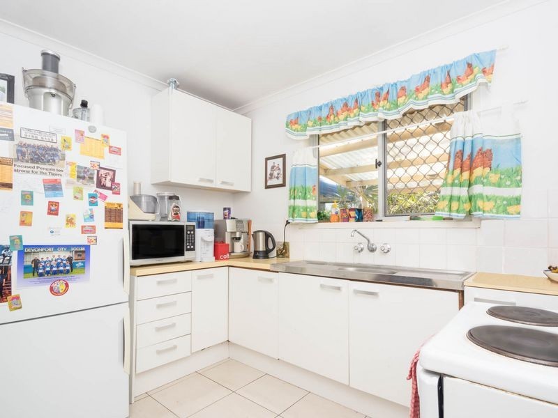 74 Parkes Drive, Helensvale QLD 4212