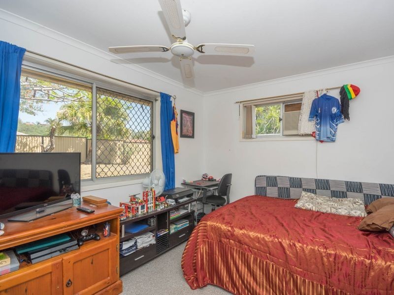 74 Parkes Drive, Helensvale QLD 4212