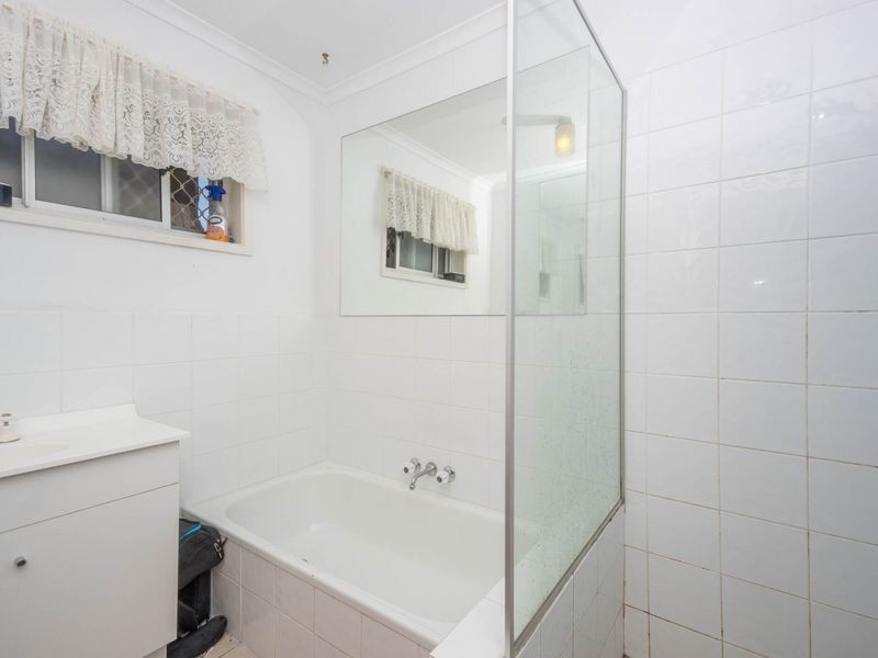 74 Parkes Drive, Helensvale QLD 4212