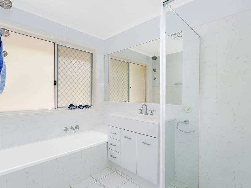 29 Cootharaba Drive, Helensvale QLD 4212