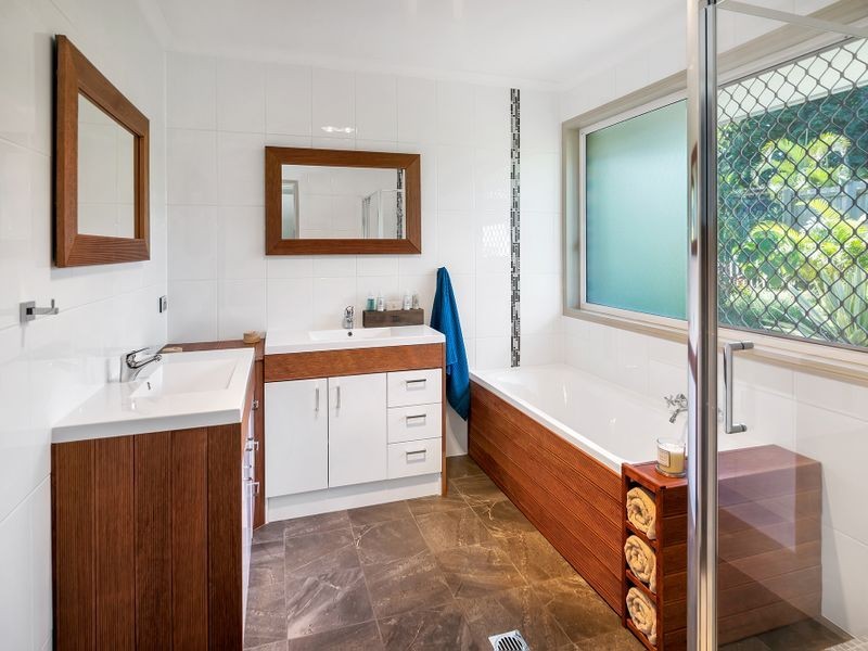 1 Elanda Place, Helensvale QLD 4212