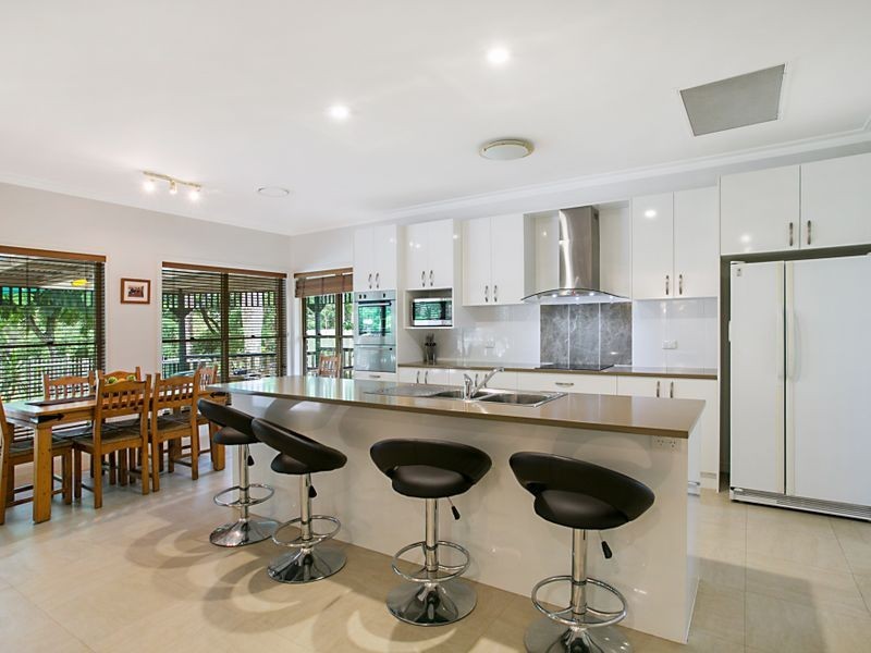 34 Riverdowns Crescent, Helensvale QLD 4212