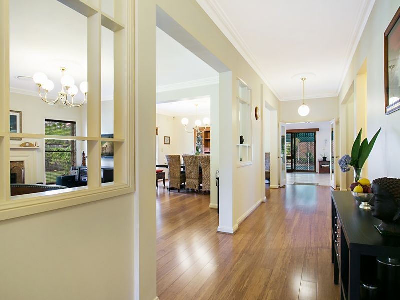 34 Riverdowns Crescent, Helensvale QLD 4212