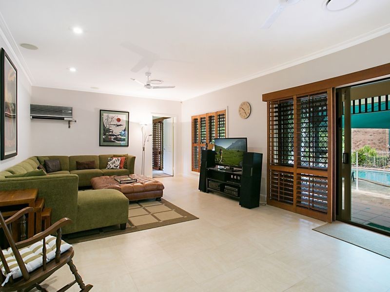 34 Riverdowns Crescent, Helensvale QLD 4212