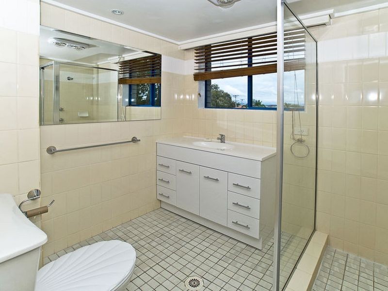 21/249 Bayview St, Runaway Bay QLD 4216