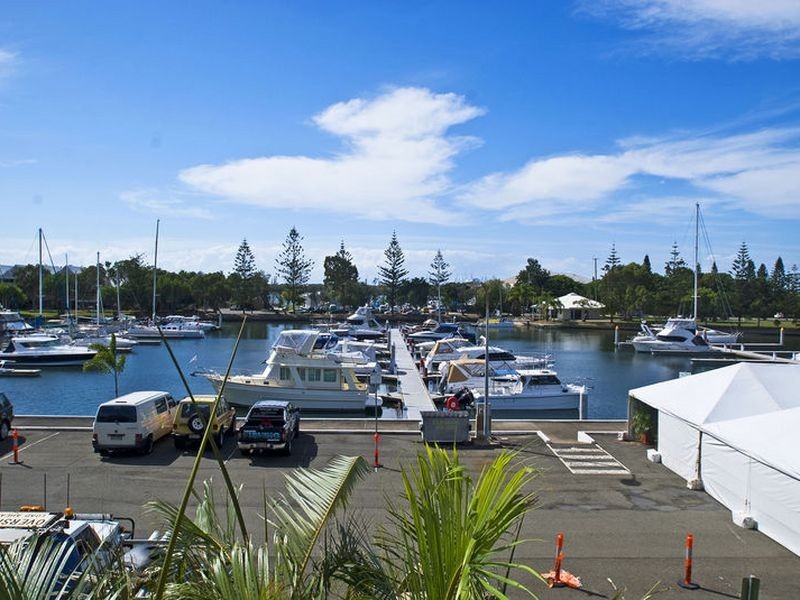21/249 Bayview St, Runaway Bay QLD 4216