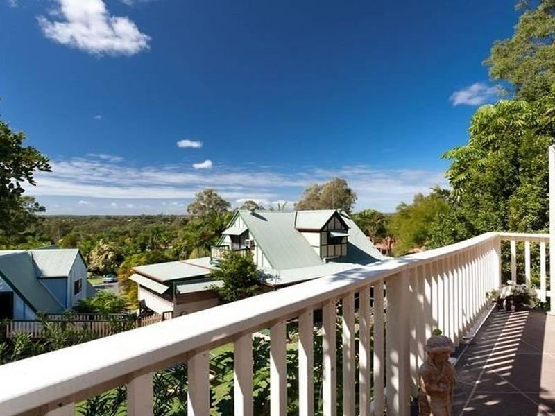 11 Leura Place, Helensvale QLD 4212